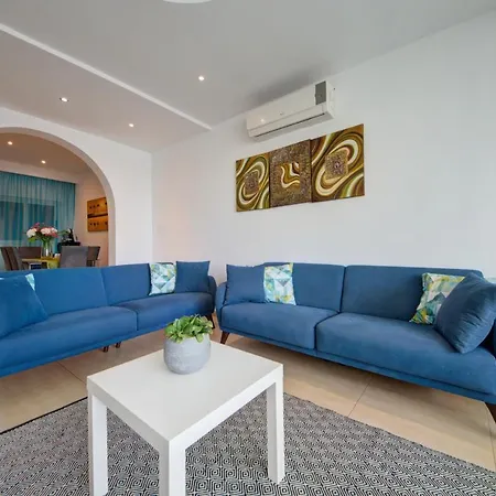 Tigne Seafront 3-bedroom By Shortletsmalta Apartament *