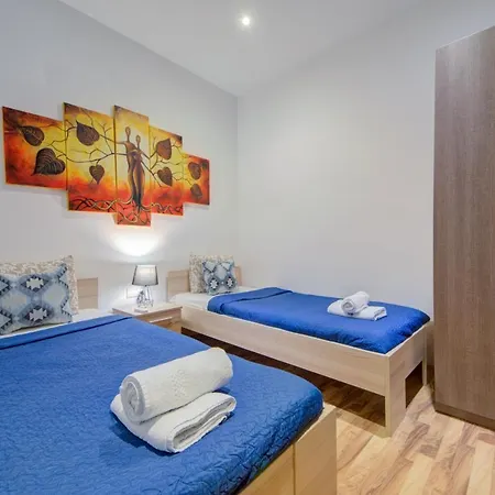 Tigne Seafront 3-bedroom By Shortletsmalta Apartament