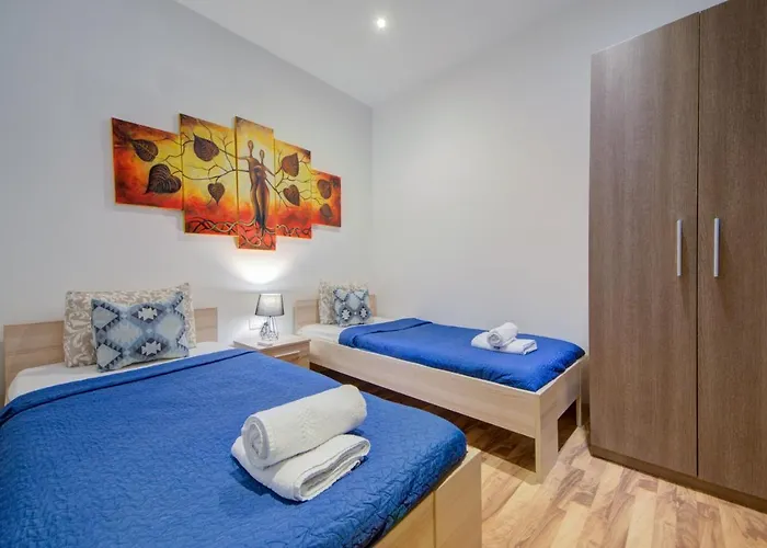 Tigne Seafront 3-bedroom By Shortletsmalta Hotel