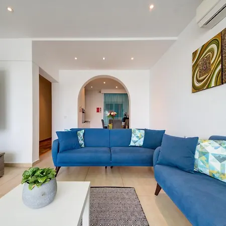 Tigne Seafront 3-bedroom By Shortletsmalta