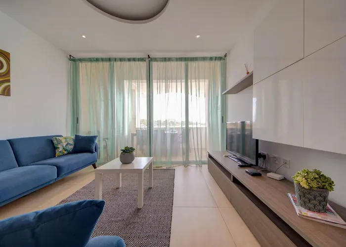 Tigne Seafront 3-bedroom By Shortletsmalta *