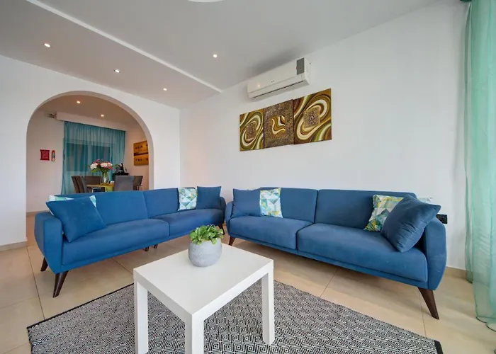 Tigne Seafront 3-bedroom By Shortletsmalta Hotel *