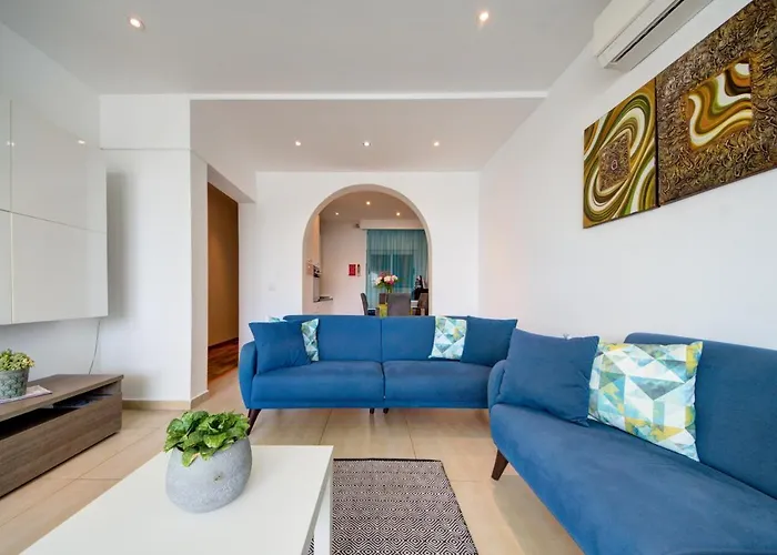 Tigne Seafront 3-bedroom By Shortletsmalta